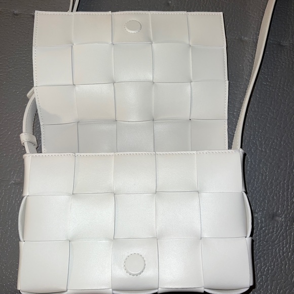 AUTHENTIC WHITE BOTTEGA VENETA CASSETTE HANDBAG - Picture 7 of 14